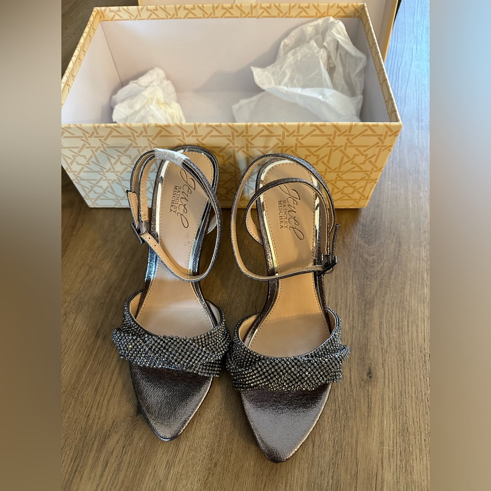Jewel Badgley Mischka- 5.5 true to size- unused